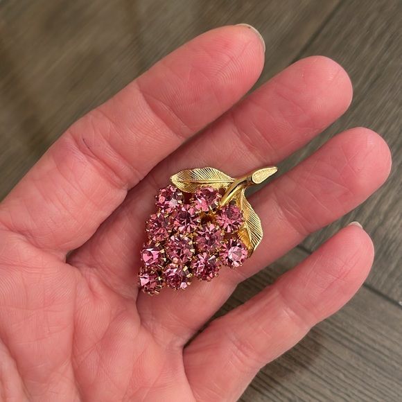 Vintage Pink Rhinestone Fruit or Grape Cluster Pin - Picture 11 of 14